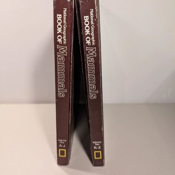 National Geographic Book Of Mammals Volume 1 & 2 1981 Hardcover Set VINTAGE - Picture 2 of 6